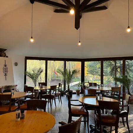 Conacul Lui Patrick Guest house
